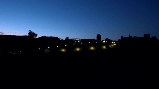 Escalona​ desde el aire. Pueblo historico de Toledo (Castilla La Mancha, España) Video aereo con drone
