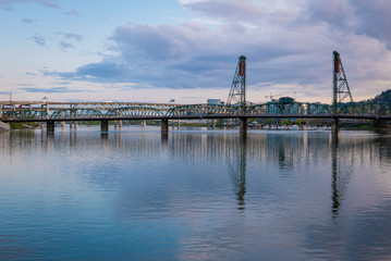Fototapeta na wymiar River view in downtown Portland, Washington