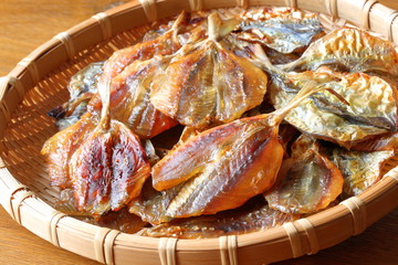 鯵せんべい　dried fish chips