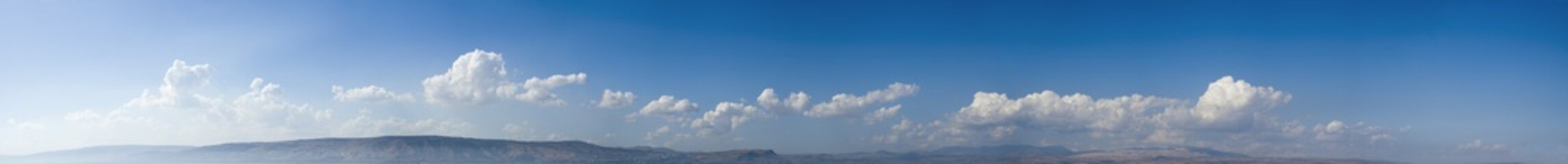 Fototapeta na wymiar Landscape of blue sky and clouds