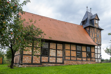 Fototapeta na wymiar Fachwerkkirche Wieserode Landkreis Harz