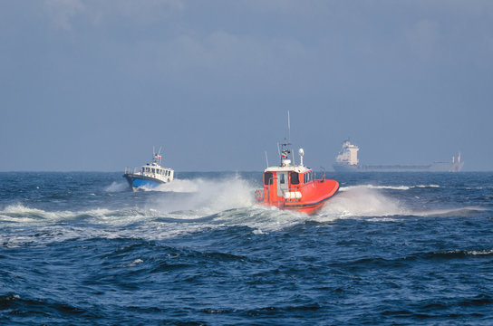 PILOT VESSEL - Sea traffic on the Pomeranian Bay