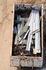 Obraz premium Benne de tri des déchets métalliques