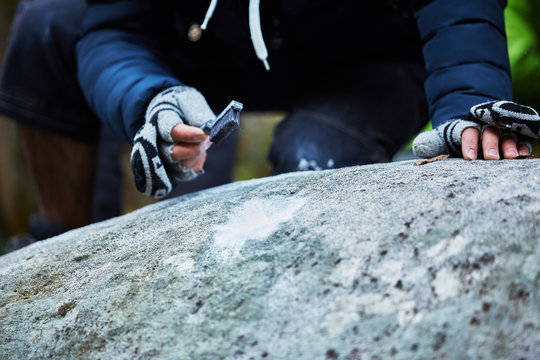 Mano di free climber dettaglio