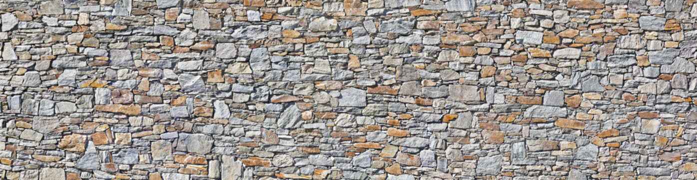 Sch&ouml;ne Natursteinmauer
