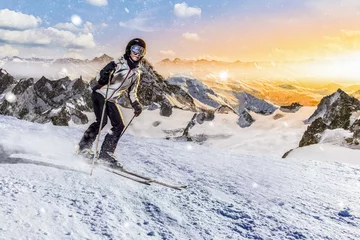 Crédence de cuisine en verre imprimé Sports dhiver skieur courses à travers les pistes
