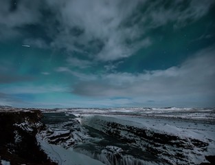 Stella cadente su gulfoss