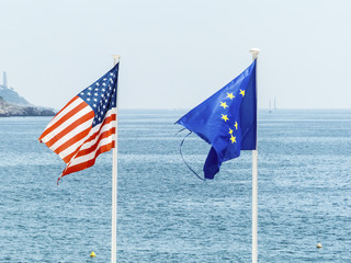 flags of the eu and the usa