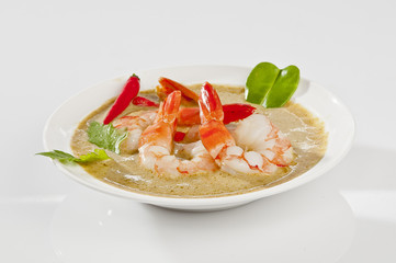 Thai shrimps green curry with lemongrass and red thai chilli