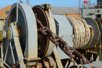 Mooring gear on cargo ship