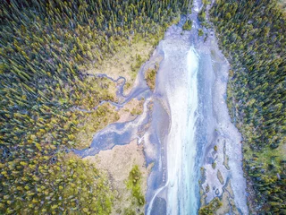 Fotobehang Luchtfoto van Bow rivier zijrivier, Banff National Park, Alberta, Canada © malajscy