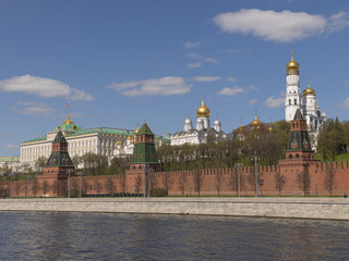 Fototapeta premium Sunny summer day moscow river bay kremlin panorama .
