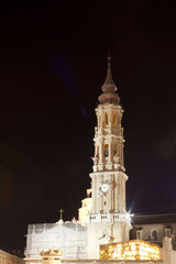 Fototapeta na wymiar Salvador's cathedral very high in Zaragoza, Spain