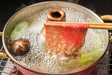 黒毛和牛でしゃぶしゃぶ鍋　Shabu-shabu hot pot Japanese beef