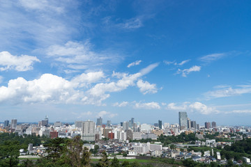 Fototapeta premium Zdjęcie miasta Sendai widziane z placu obserwacyjnego ruin zamku Aoba