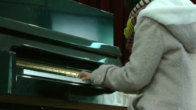 Asia piano practitioner