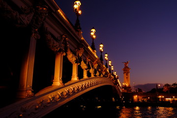 La vue nocturne à Paris, France