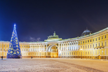 Fototapeta premium Christmas in St. Petersburg. Christmas decoration of the Palace Square in St. Petersburg