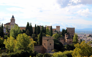 Fototapeta na wymiar Beautiful view of the fortress of the Alhambra, Albaicin and the mountains/ Granada, Spain