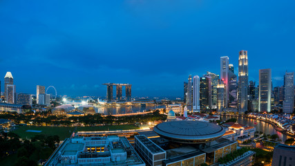 Fototapeta na wymiar Panorama of Singapore business district skyline and Singapore skyscraper in night at Marina Bay, Singapore. Asia