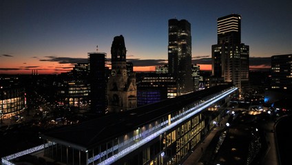 Fototapeta na wymiar Berlin; Abendstimmung in der City-West