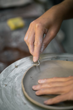 Crop artisan carving clay dish