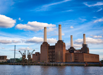 Obraz premium Abandonded Battersea Power Station in South West London England in 2013