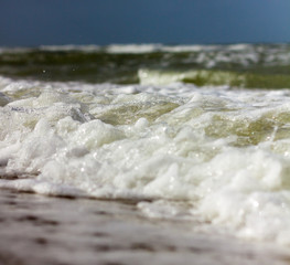Fototapeta na wymiar Undine: Schaum auf den Wellen