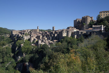 Fototapeta na wymiar Sorano, borgo medievale della Maremma, in Toscana, Italia