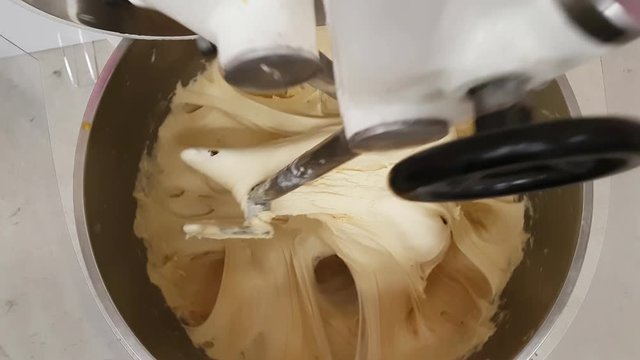 industrial kneader for preparation of panettone dough