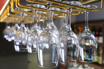 バー・グラス