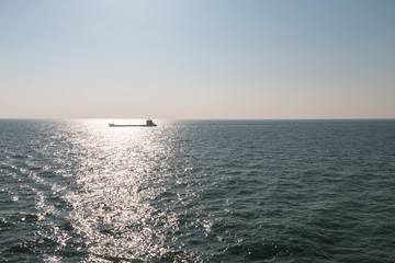 Obraz premium The ship sails in the sea