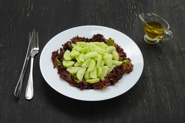 Green salad with cucumber