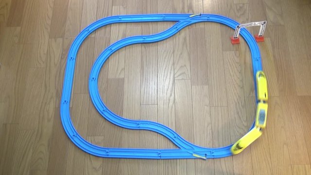 列車のオモチャ プラレールの走行