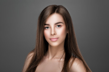Naklejka premium woman with perfect skin and natural make-up 