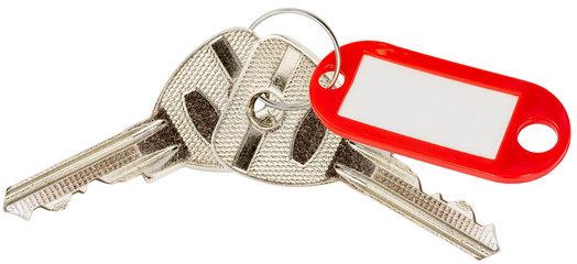 clés de maison avec anneau porte-étiquette, fond blanc