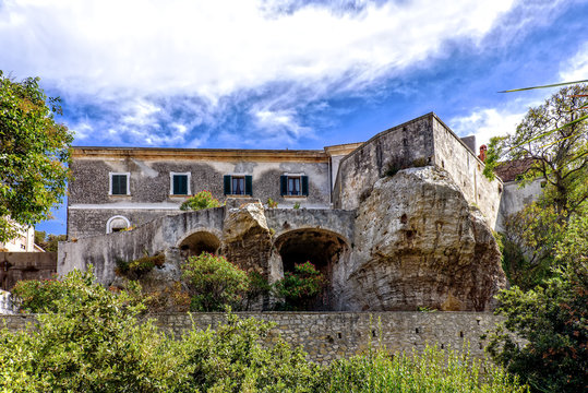 Haus auf Felsen  Sedini Gemeinde Sardinien