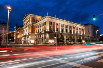 Foto op Plexiglas Vienna state opera house at night © and.one