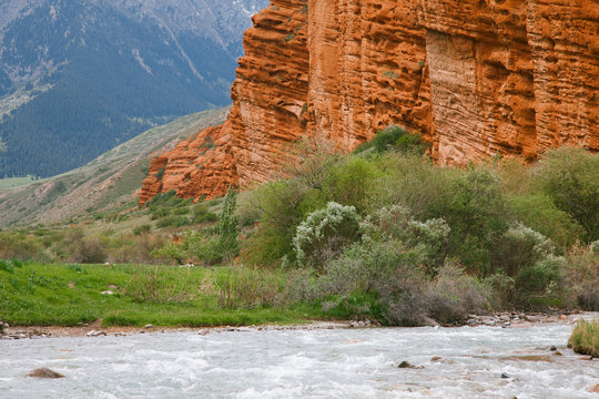 Jeti Oguz - famouns Kyrgyz sandstone cliffs Seven bulls