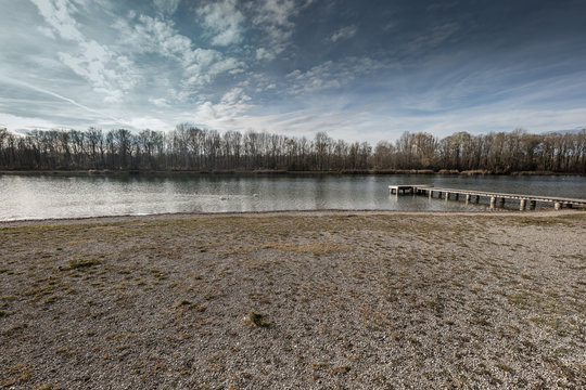 Der Kuhsee in Augsburg im Herbst