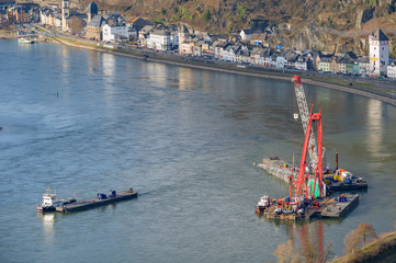 Arbeiten auf dem Rhein