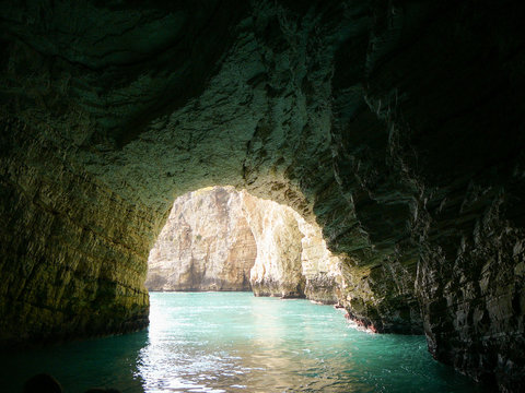 Cliffs in Pugnochiuso