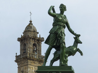 Fototapeta na wymiar Escultura de Diana, diosa de la caza en Betanzos, Galicia.