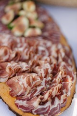 Tagliere con coppa affettata