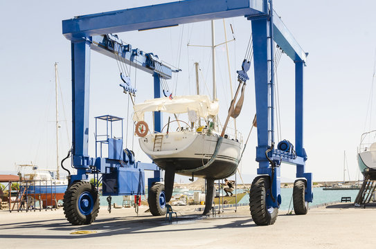 Fototapeta Yacht Service in the Yacht Marine