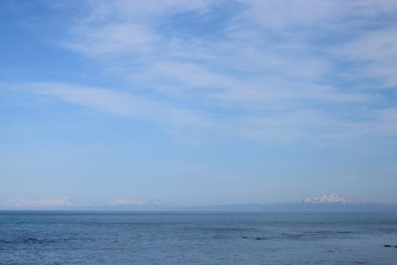 オホーツク海から望む知床半島
