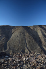 レインボーキャニオンの断崖絶壁