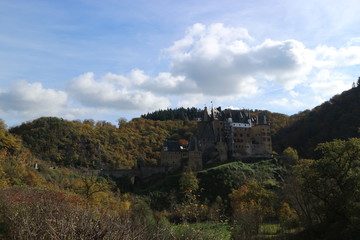 Fototapeta na wymiar View of the Eltz castle in Germany