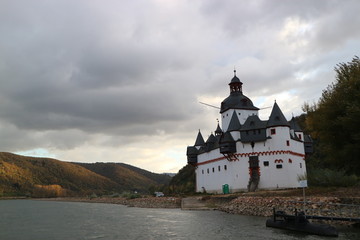 Fototapeta na wymiar Pfaltzgrafenstein Castle on Rhein
