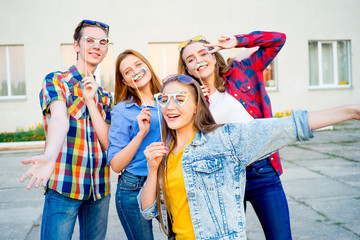 Fototapeta premium Teens having a party
